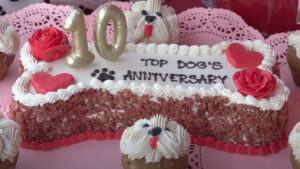 Decorative cupcakes celebrating Top Dog's 10th anniversary.